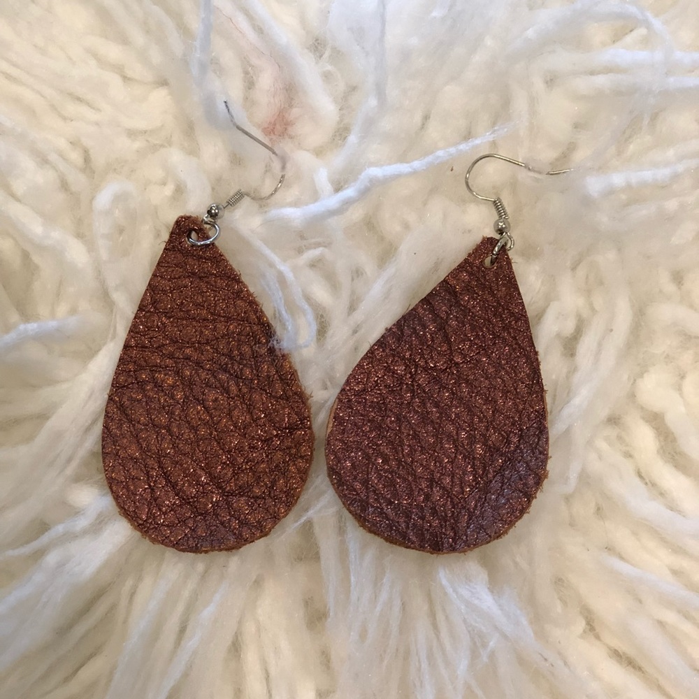 Handmade bronze leather earrings!